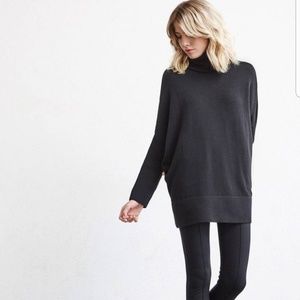 Vetta Capsule Oversized Sweater